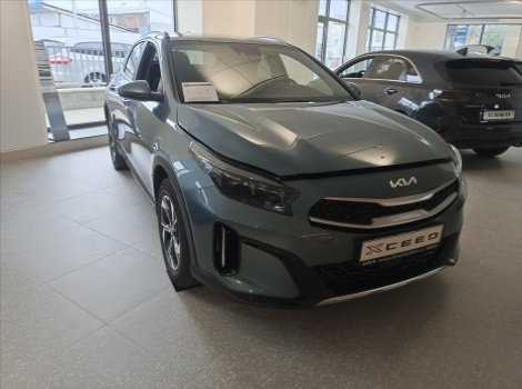 Kia XCeed 1,5 T-GDI EXCLUSIVE+WINTER+ZIMNÍ PNEU*