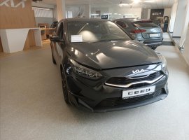 Kia Ceed 1,5 T-GDI EDICE 30 + ZIMNÍ PNEU*